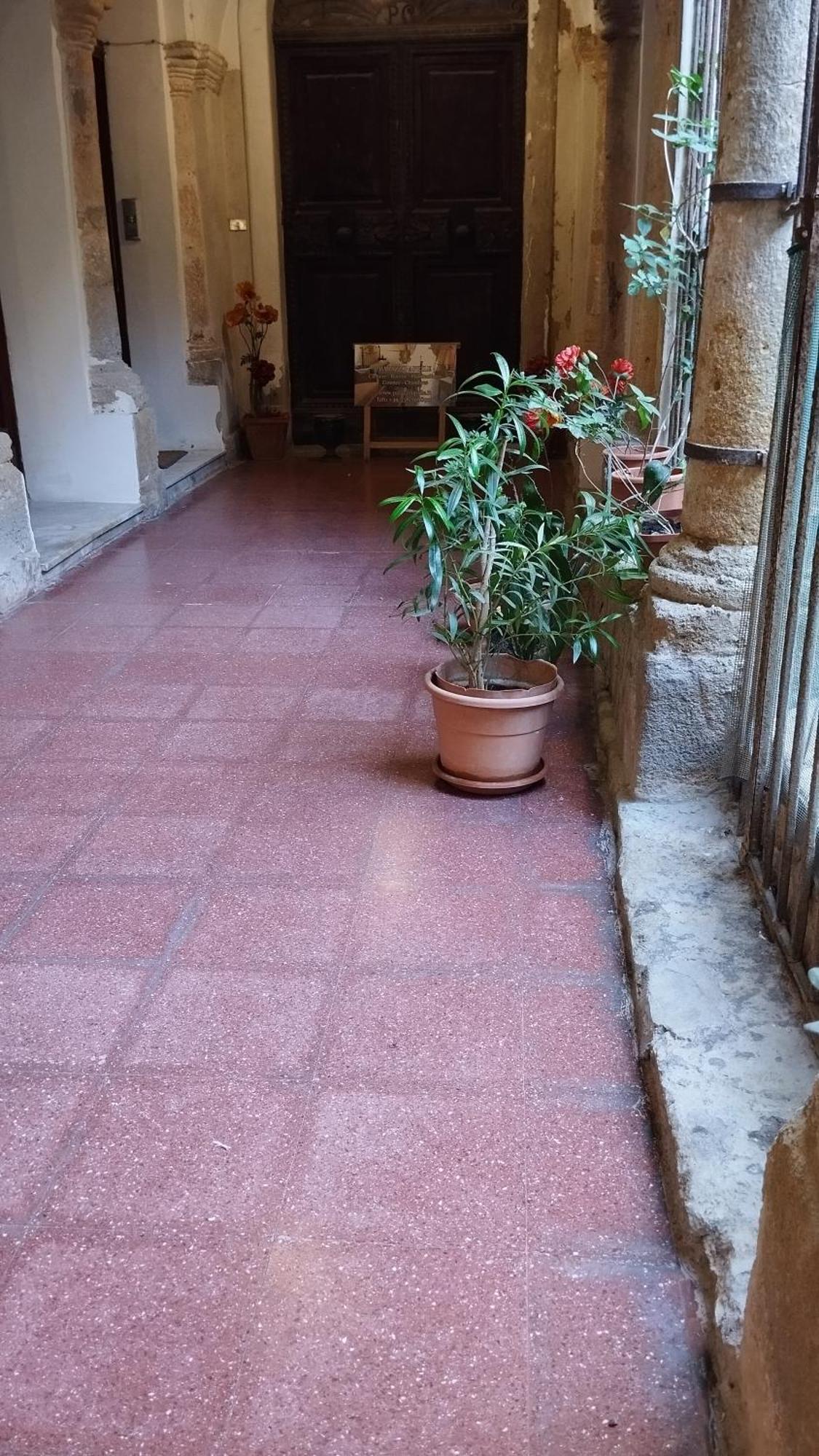 Palazzo Aprile Hotel Caltagirone Exterior photo
