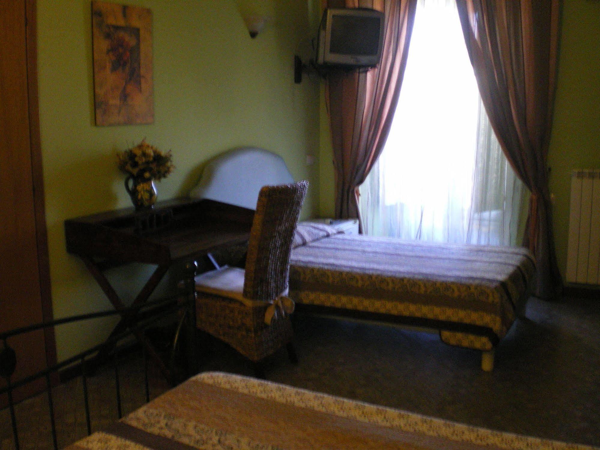 Palazzo Aprile Hotel Caltagirone Exterior photo