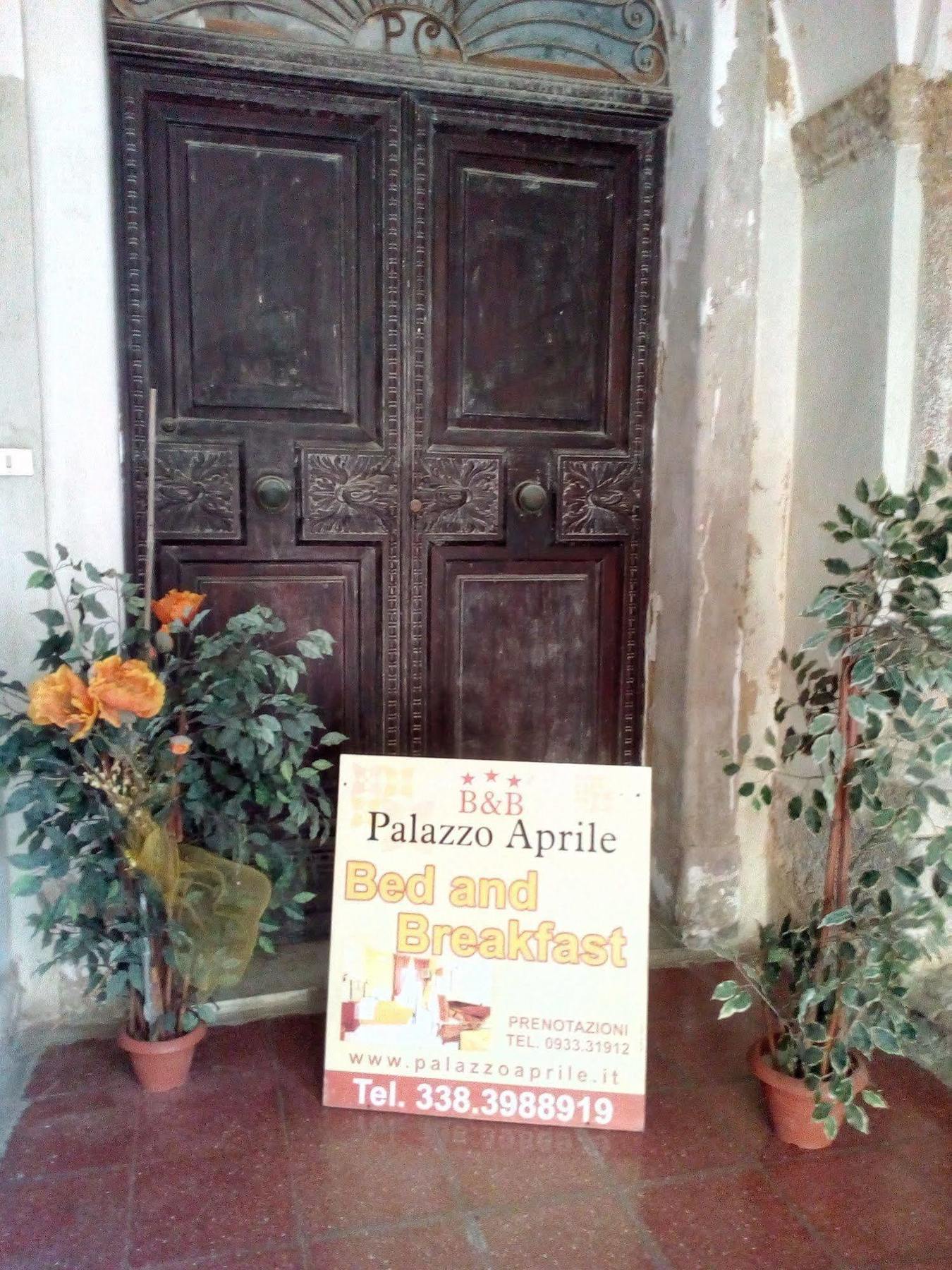 Palazzo Aprile Hotel Caltagirone Exterior photo