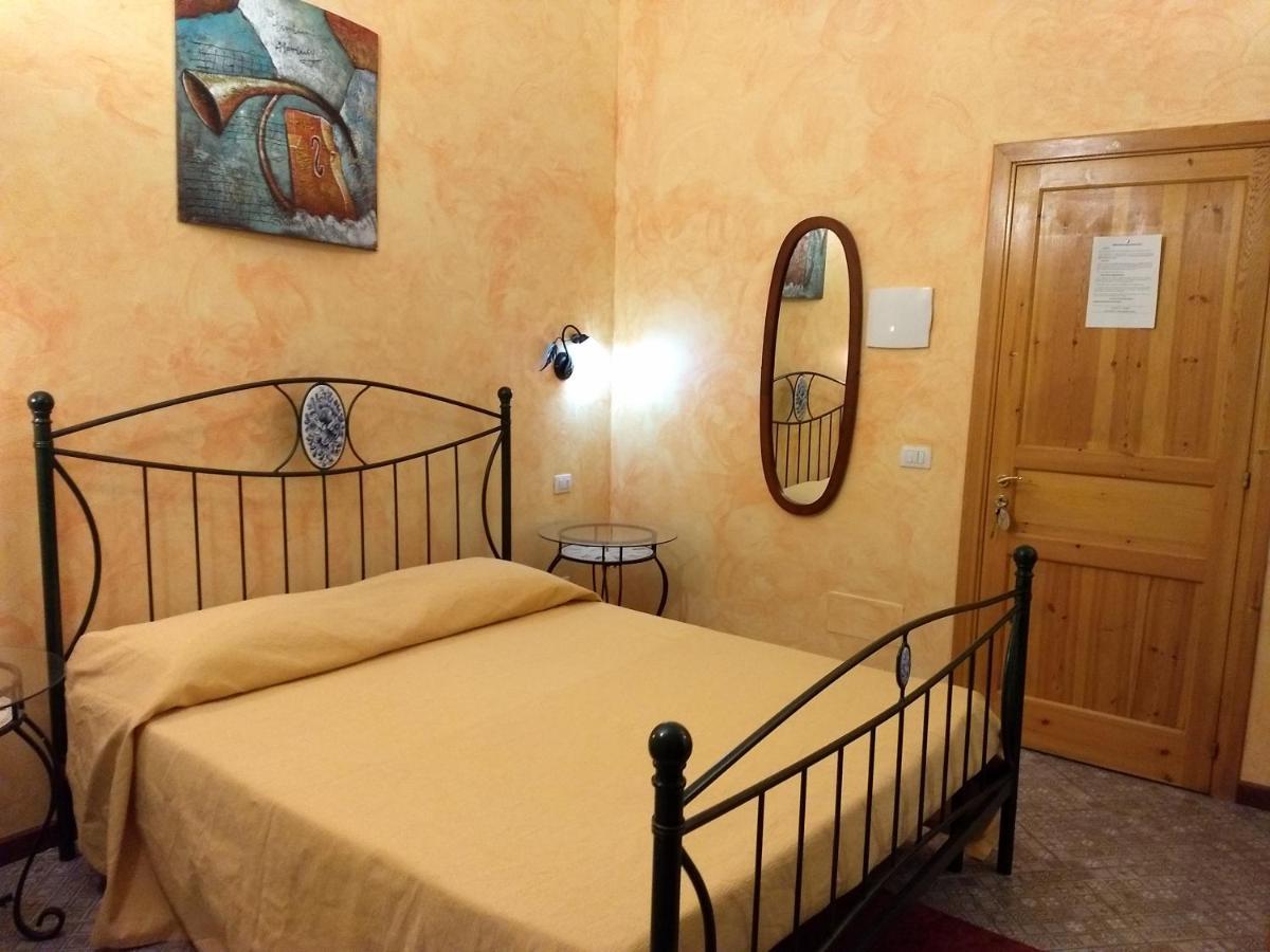 Palazzo Aprile Hotel Caltagirone Exterior photo